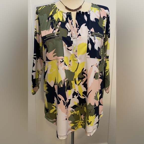 Ellen Tracy Tropical Floral Mid Sleeve VNeck Top Sz MED Green, Yellow, Pink, BLK - Picture 1 of 4